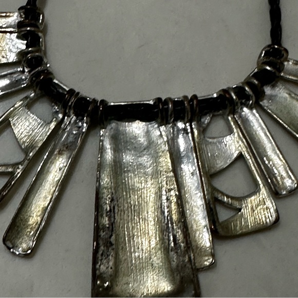 Vintage Silver Tone Trapezoid Pendant Black Leather Necklace - Picture 7 of 8